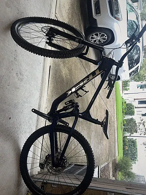 2022 Trek Slash 9.7, Size L, Good condition - INV-91498