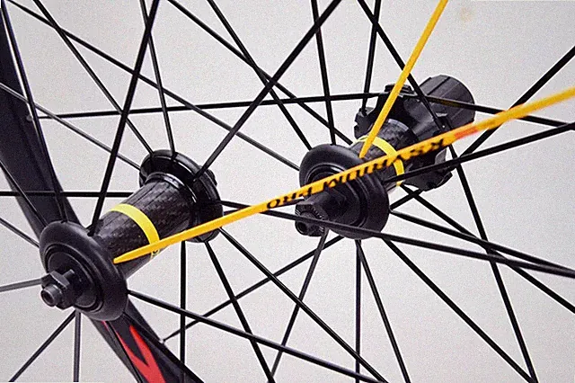 700C Ultra Light Carbon Road Bicycle Wheelset 50mm Depth 13.5mm Width 20 Holes